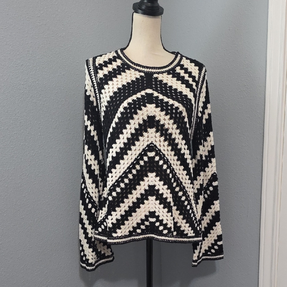 Black & Cream Chevron Crochet Crewneck Sweater - Women